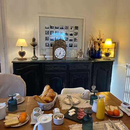 Couette-café Médicis 3*