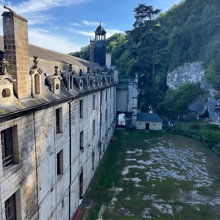 Couette-café Médicis 3*